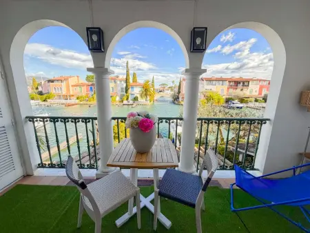 Location appartement à Port Grimaud, Appartement lumineux avec loggia, wifi - Port Grimaud