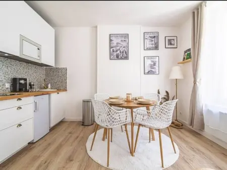 Location appartement à Reims, Élégant Appartement Moderne à Reims avec Internet Haut Débit
