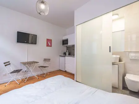 Location maison à Reims, Spacieuse Maison Rénovée près Basilique St-Rémi, 11 Pers, Terrasse