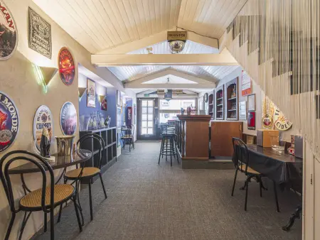 Location maison à Reims, Ancien bar transformé à Reims - 3 chambres, 2 salles de bain