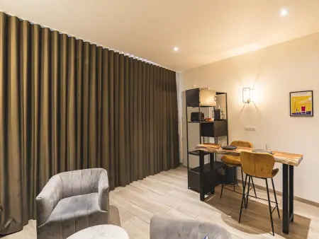 Location appartement à Reims, Appartement Moderne Reims Centre avec Parking et WiFi