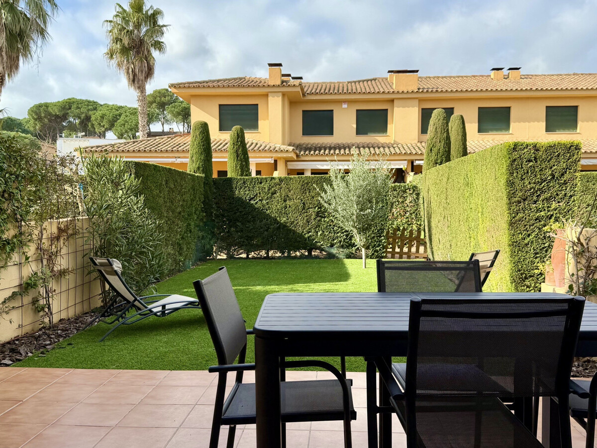 Maison 6 pers. à Pals, jardin clôturé et piscine - Photo 3