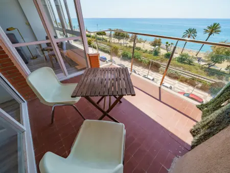 Location appartement à Pineda de Mar, Appartement moderne à deux pas de la plage avec WiFi, clim et animaux bienvenus