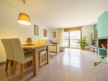 Location gite à Santa Susanna, Villa moderne à Santa Susanna pour 6 pers. avec WiFi, 4 chambres, 2 terrasses, BBQ et garage.