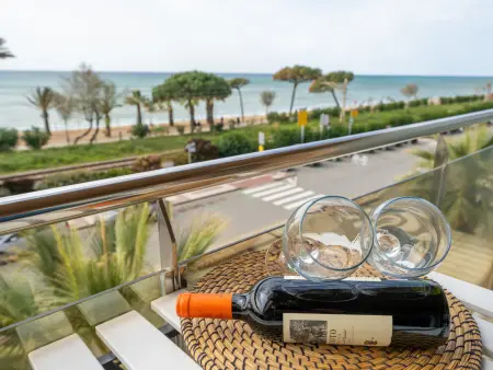 Location appartement à Pineda de Mar, Appartement bord de mer avec Wi-Fi, clim et parking à Pineda de Mar