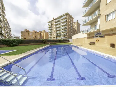 Location appartement à Santa Susanna, Appartement à Santa Susanna avec piscine commune, proche plage, clim et Wi-Fi, pour 5 personnes