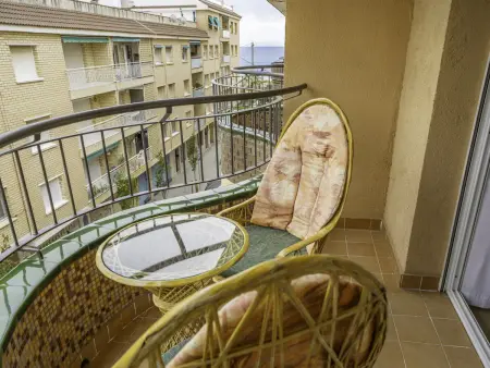 Location appartement à Pineda de Mar, Appartement lumineux avec balcon proche plage, climatisation et WiFi - Pineda de Mar