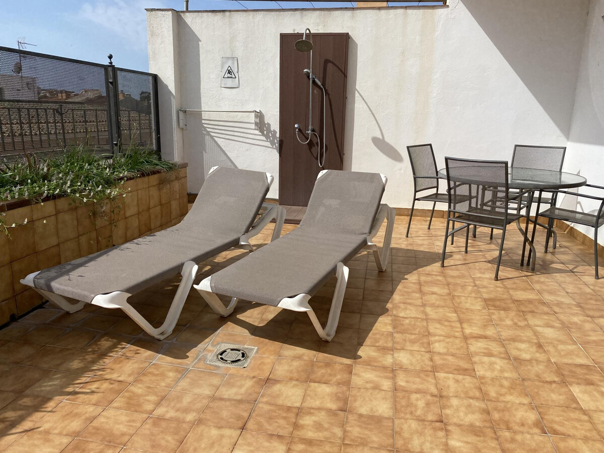Attique 10 pers, 5 chambres & terrasse 70m² à Palamós - Photo 3
