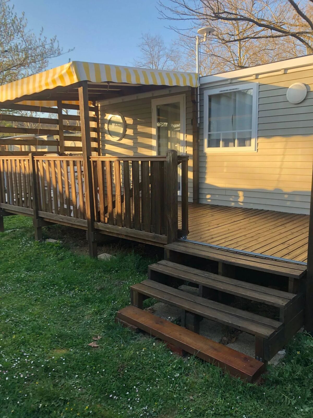 Bungalow 5 pers. avec piscine à Châteauneuf-de-Galaure - Photo 3