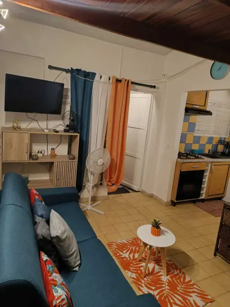 Location bungalow à La Trinité, Bungalow accueillant à La Trinité, 47 m², véranda charmante