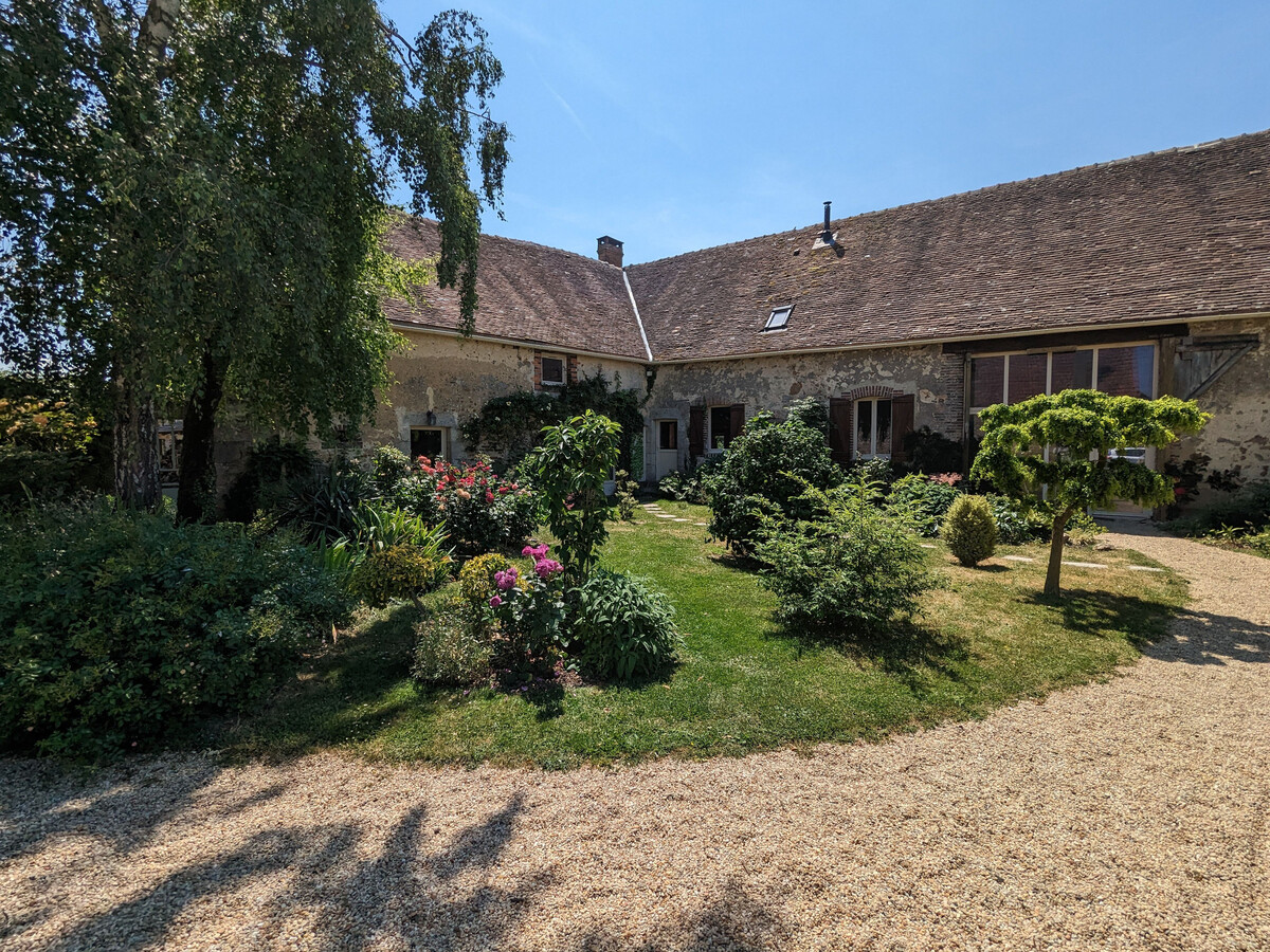 Gîte spacieux jardin fleuri à Courtemaux - Photo 1