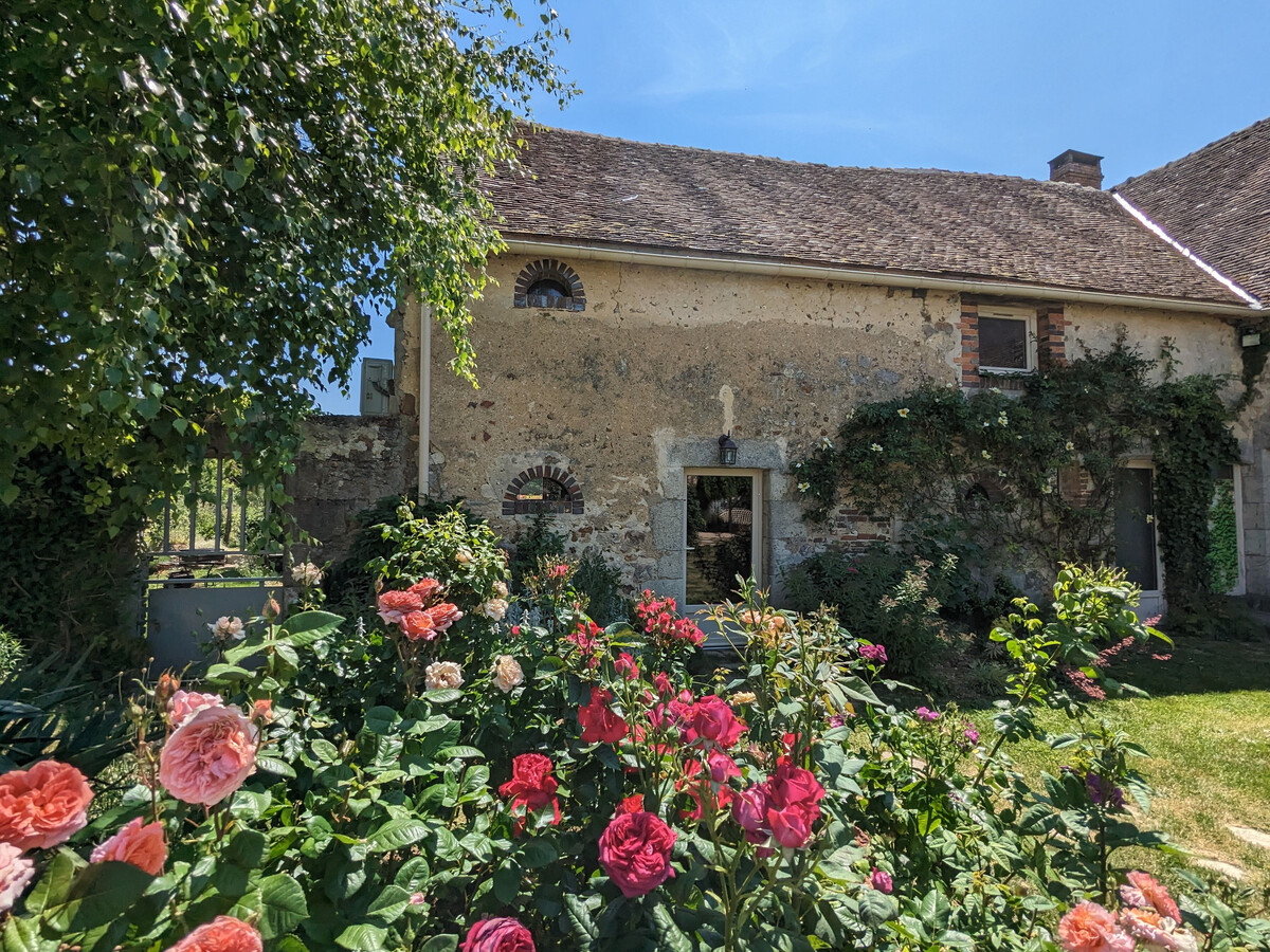 Gîte spacieux jardin fleuri à Courtemaux - Photo 2