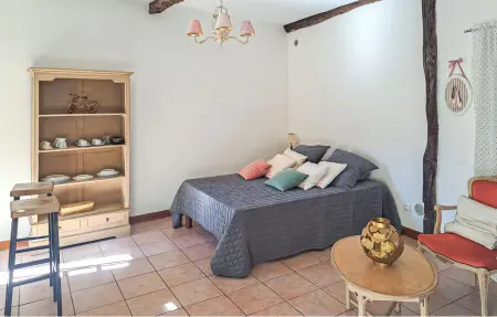 Studio rénové Pierre du 20e siècle à Puy-L'Évêque : photo 2