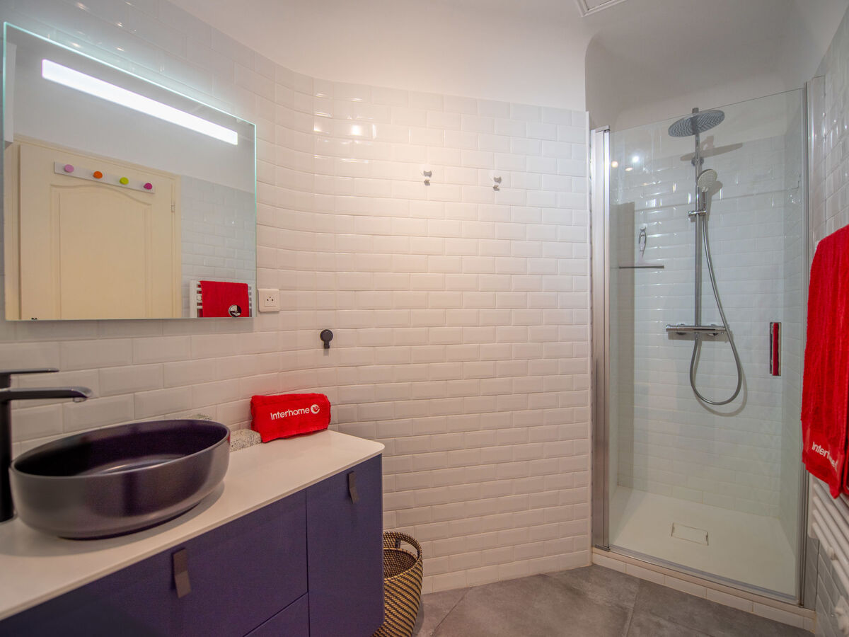 Castel Haussmann – Apt 2 pièces avec terrasse et piscine - Photo 5