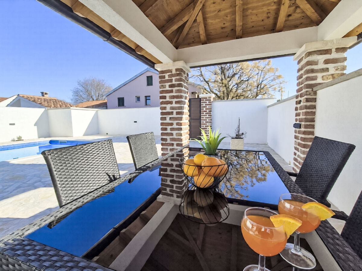 Maison Kristina avec piscine privée à Novigrad - Photo 3