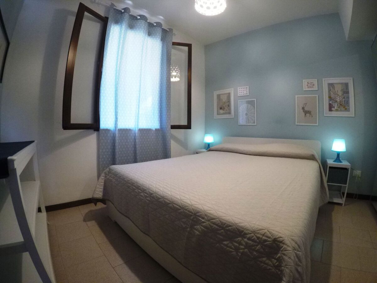 Wohnung im ersten Stock auf zwei Ebenen, Appartement 5 personnes à Rosolina Mare - Photo 8