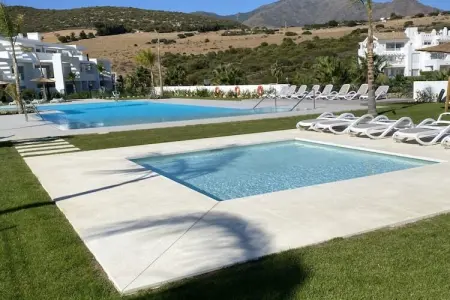 Location appartement à Casares, Penthouse avec vue sur la lagune pour 6 personnes