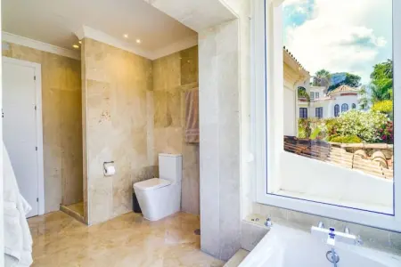 Villa 6 chambres avec spa et terrasse jacuzzi à Marbella : photo 47