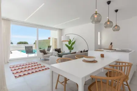 Modern Villa with Private Pool & Rooftop Terrace, Villa moderne à Mijas Costa - Photo 2