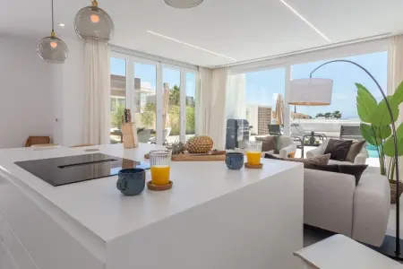 Modern Villa with Private Pool & Rooftop Terrace, Villa moderne à Mijas Costa - Photo 8