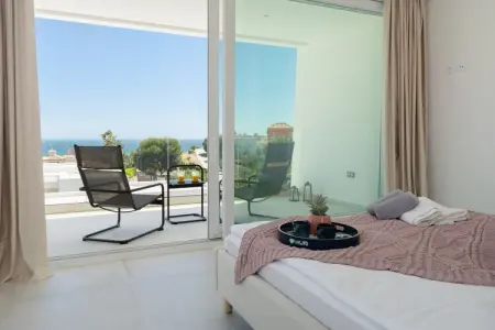 Modern Villa with Private Pool & Rooftop Terrace, Villa moderne à Mijas Costa - Photo 10