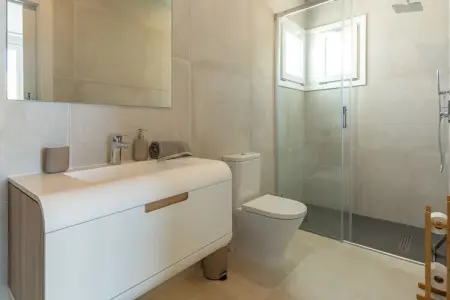 Modern Villa with Private Pool & Rooftop Terrace, Villa moderne à Mijas Costa - Photo 14