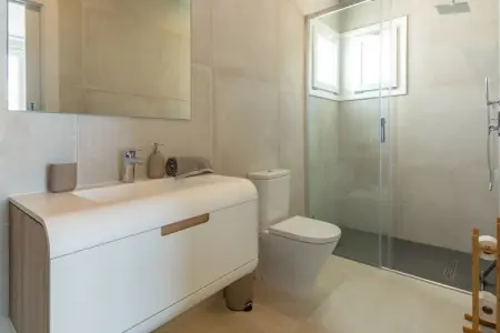 Modern Villa with Private Pool & Rooftop Terrace, Villa moderne à Mijas Costa - Photo 15