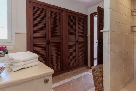 Villa andalouse Los Monteros, 5 ch, piscine privée : photo 24