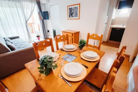 Location appartement à Ax‑les‑Thermes, Appartement familial à Ax-les-Thermes avec balcon