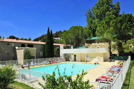Location appartement à Les Beaumettes en Lubéron, Appartement à Gordes avec piscine et sauna