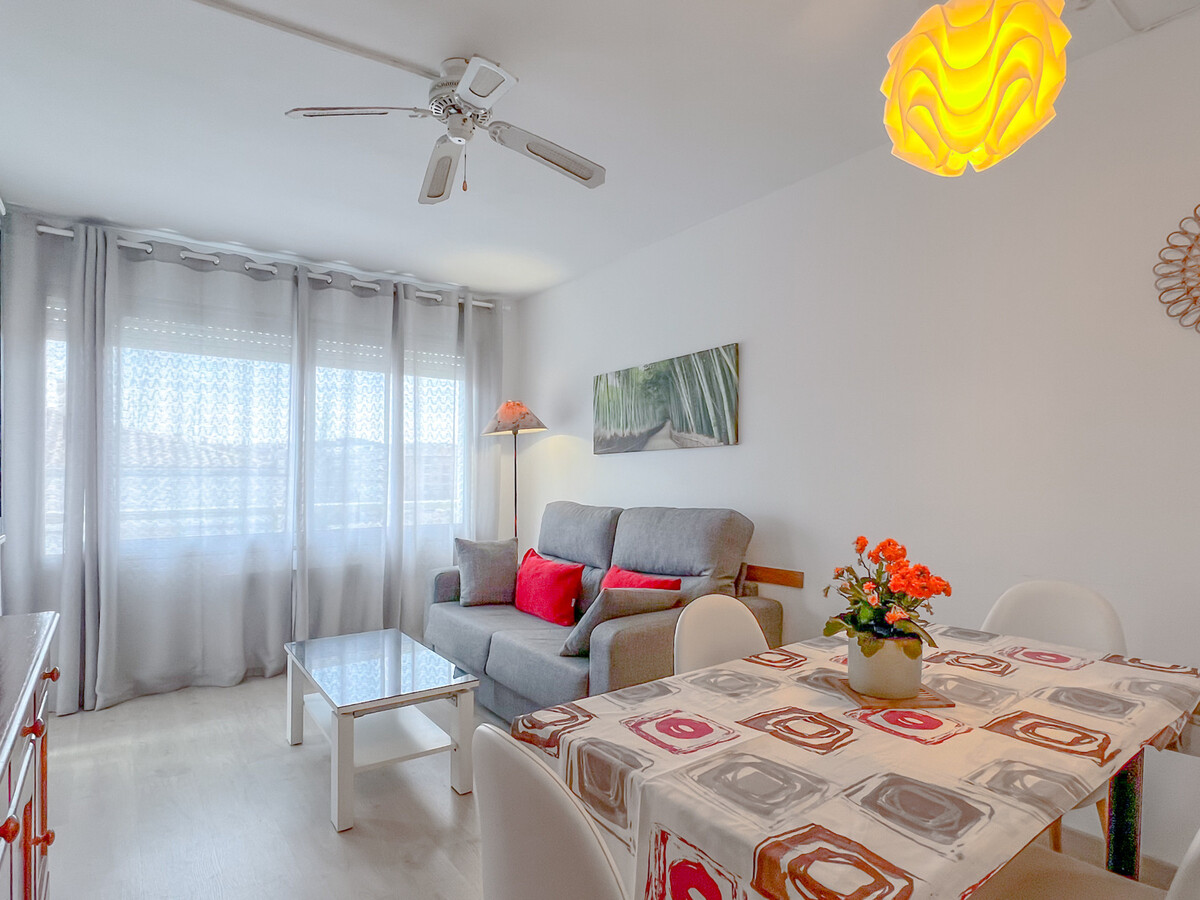 Appartement 4 pers. à Fenals avec piscine et clim - Photo 3