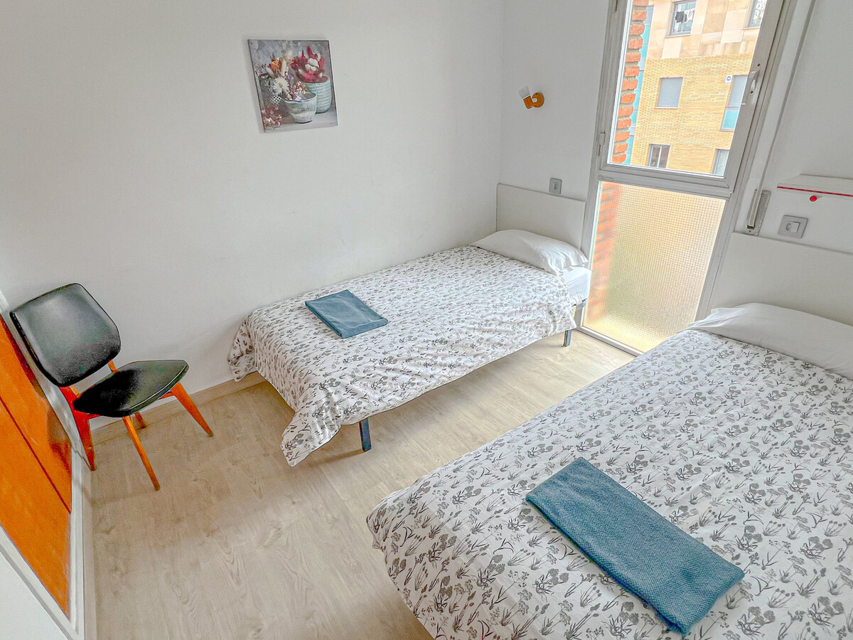 Appartement 4 pers. à Fenals avec piscine et clim - Photo 15
