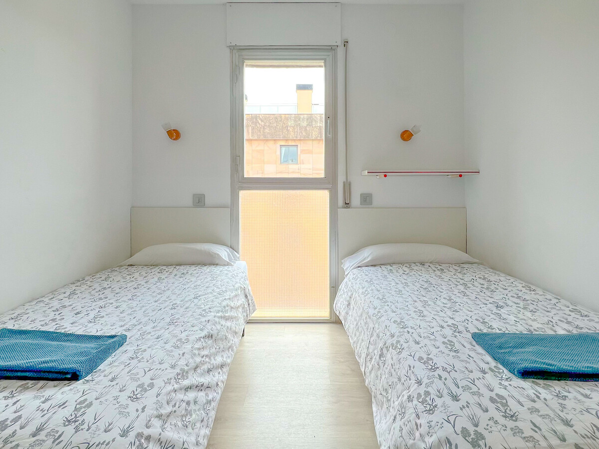 Appartement 4 pers. à Fenals avec piscine et clim - Photo 16