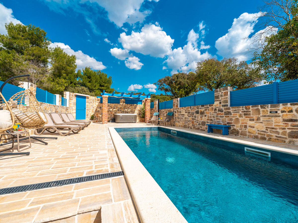 Stone Holiday house Zara avec jacuzzi à Bibinje - Photo 6