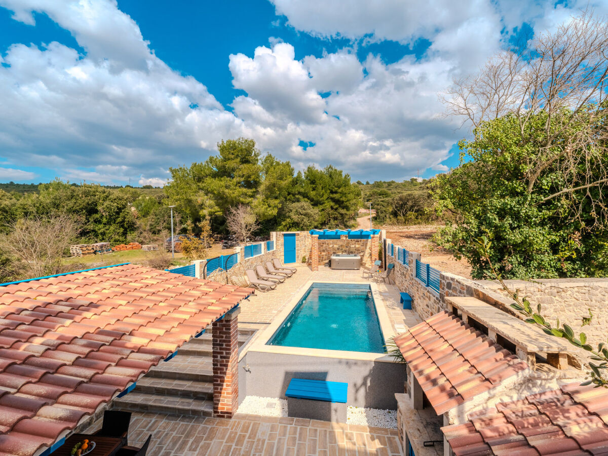 Stone Holiday house Zara avec jacuzzi à Bibinje - Photo 32