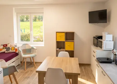 Studio 4 personnes avec entrée privée à Barzy-en-Thiérache : photo 4