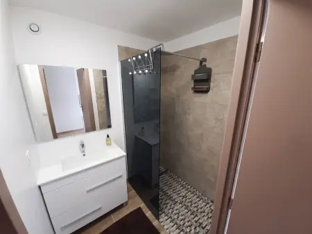 Studio 4 personnes avec entrée privée à Barzy-en-Thiérache : photo 9