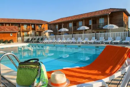 Location appartement à EAUZE, Villa à Eauze avec golf et piscine privée