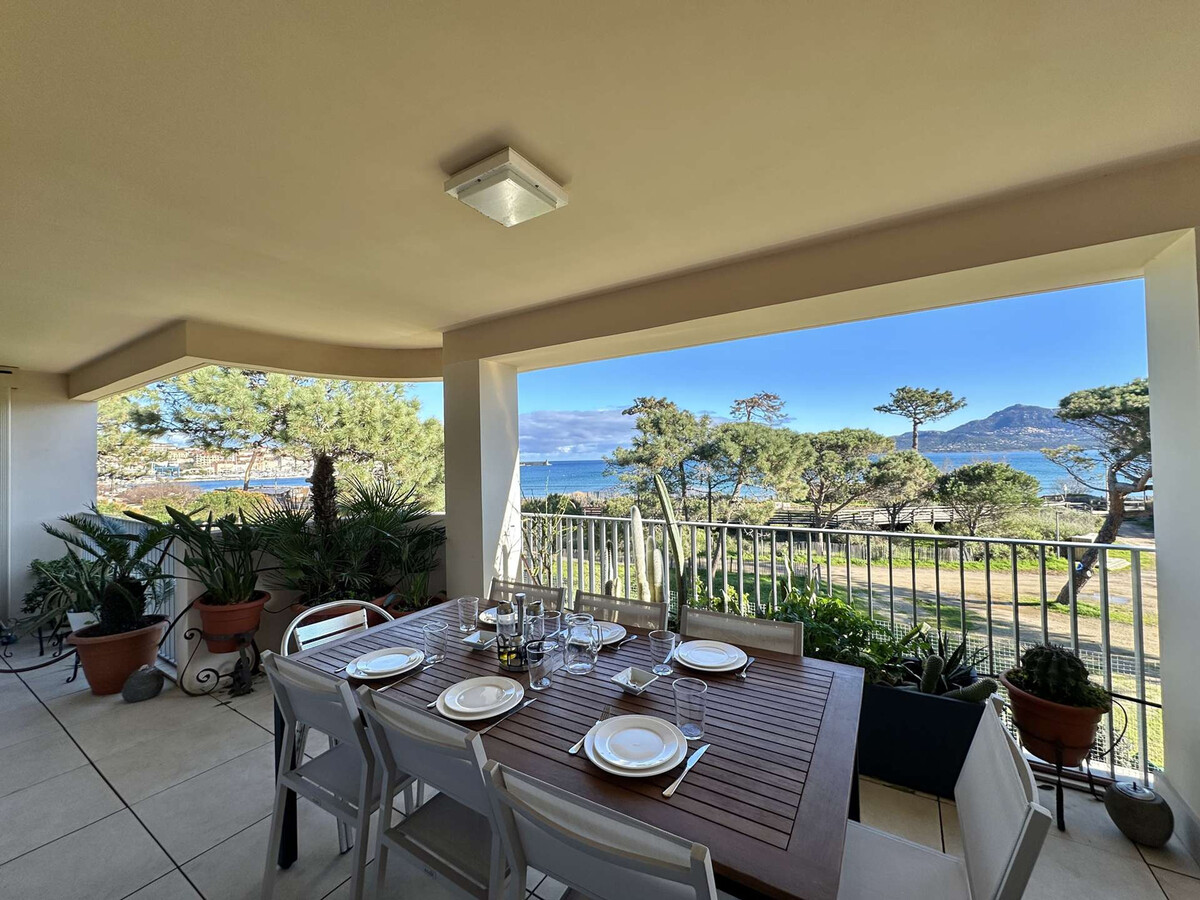 Appartement vue mer à Calvi, 200m de plage - Photo 1