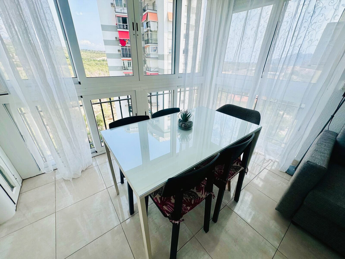 Appartement 5 pers. Benidorm, piscine et parking inclus - Photo 10