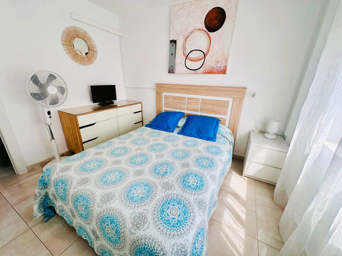 Appartement 5 pers. Benidorm, piscine et parking inclus - Photo 12