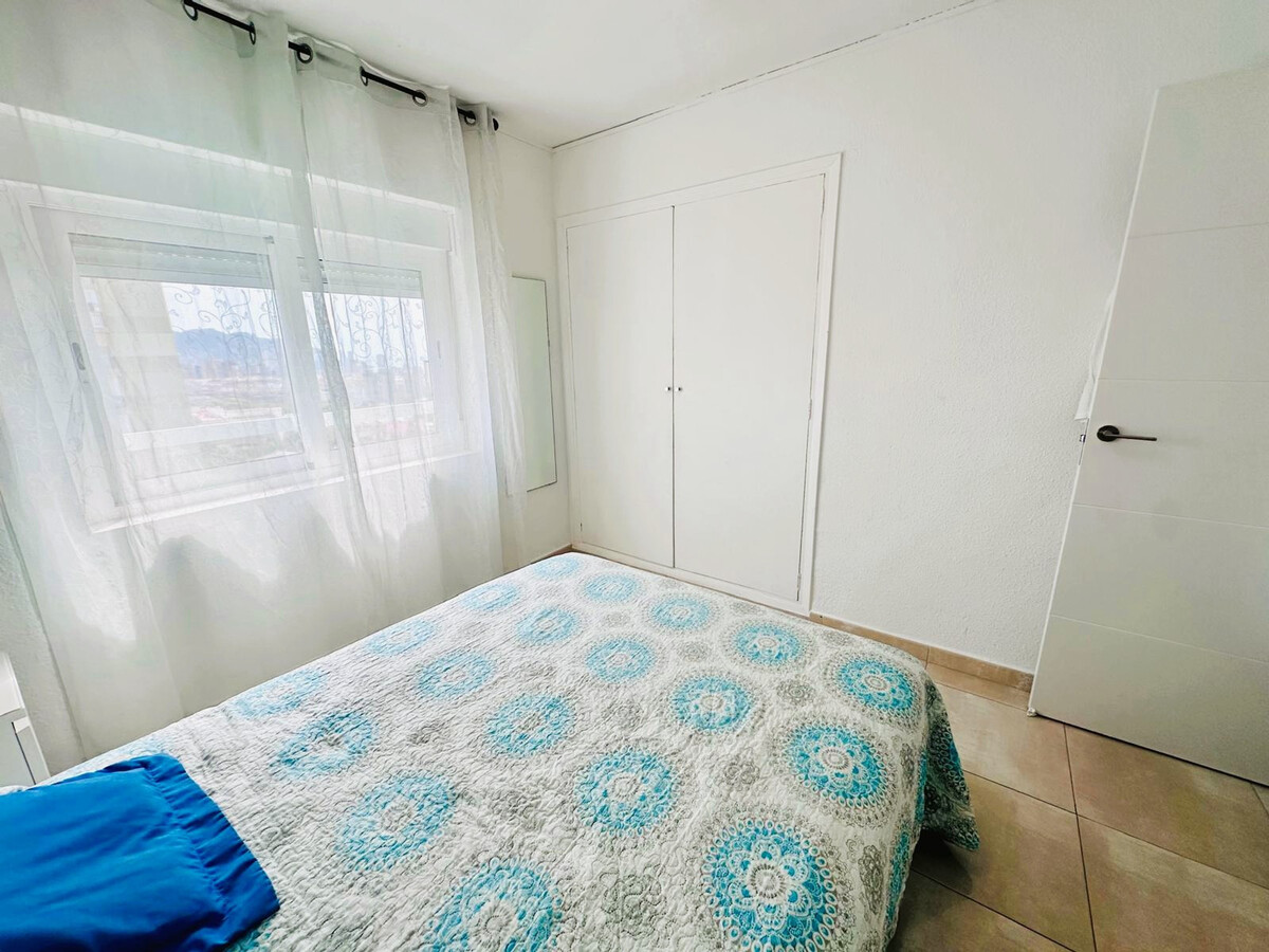 Appartement 5 pers. Benidorm, piscine et parking inclus - Photo 14