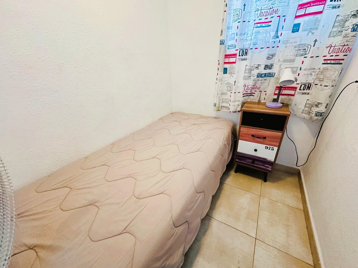 Appartement 5 pers. Benidorm, piscine et parking inclus - Photo 16