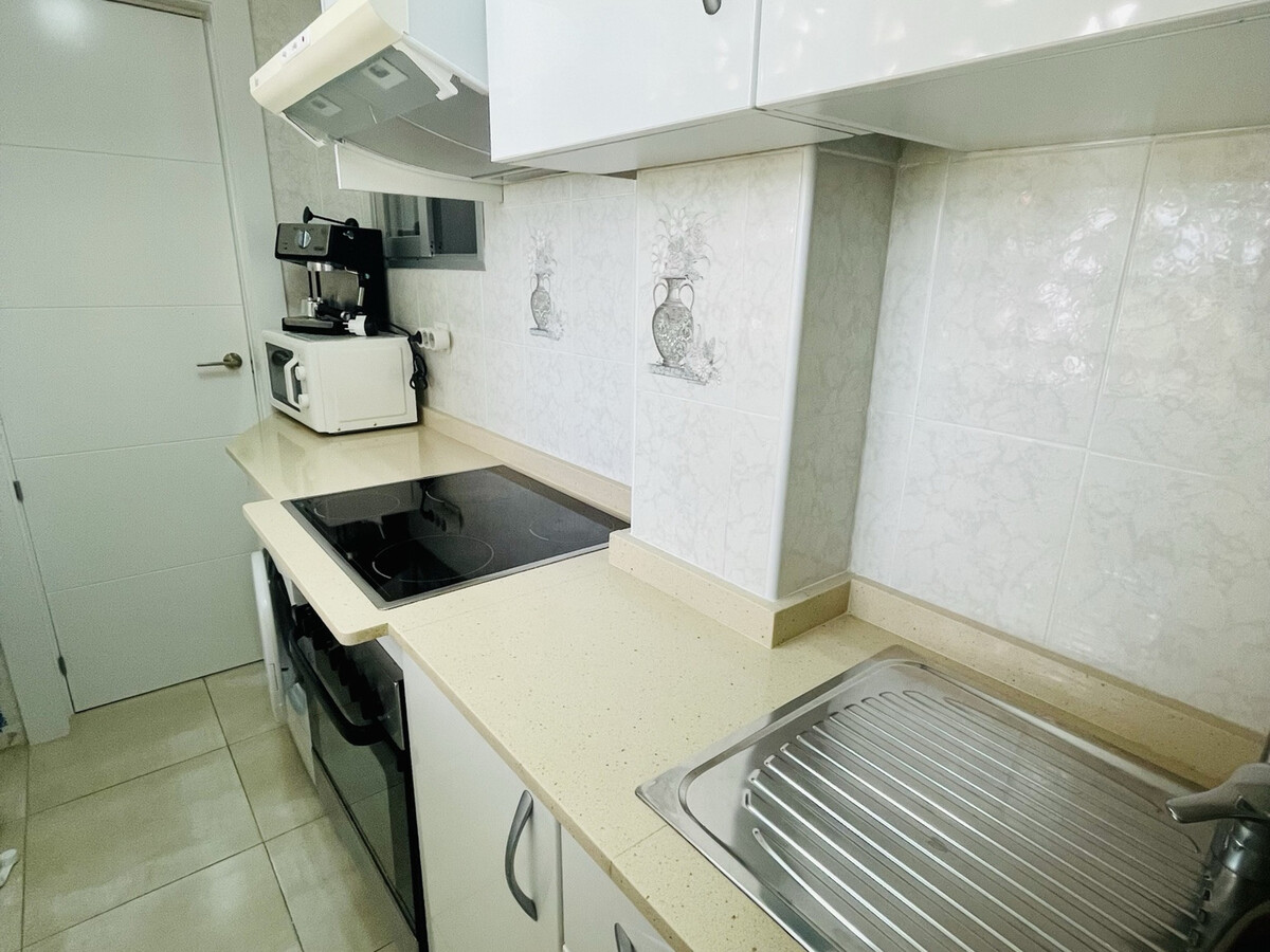 Appartement 5 pers. Benidorm, piscine et parking inclus - Photo 18