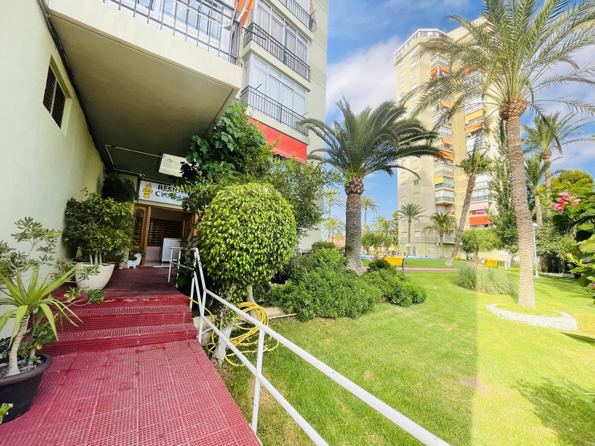 Appartement 5 pers. Benidorm, piscine et parking inclus - Photo 26