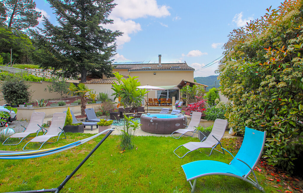 Maison 10 personnes avec jacuzzi à Saint-Fortunat - Photo 10