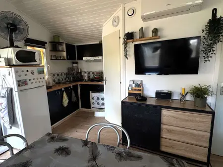 Chalet rénové 36 m² avec terrasse couverte à Agde : photo 3