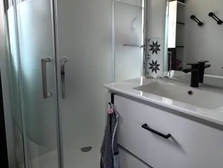 Chalet rénové 36 m² avec terrasse couverte à Agde : photo 21