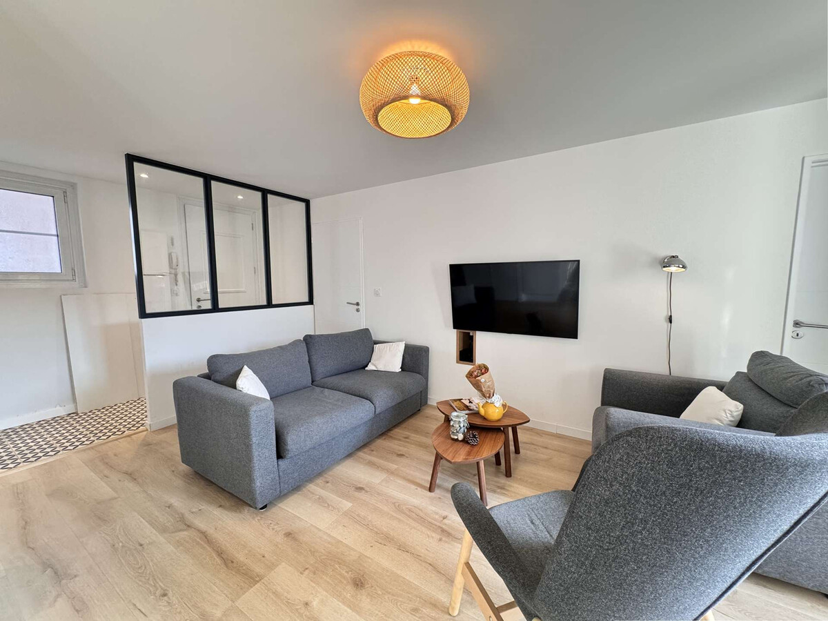 Appartement rénové 2e étage, cœur de Sanary - Photo 2