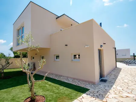 Villa Paula à Pula : piscine chauffée et jacuzzi : photo 42